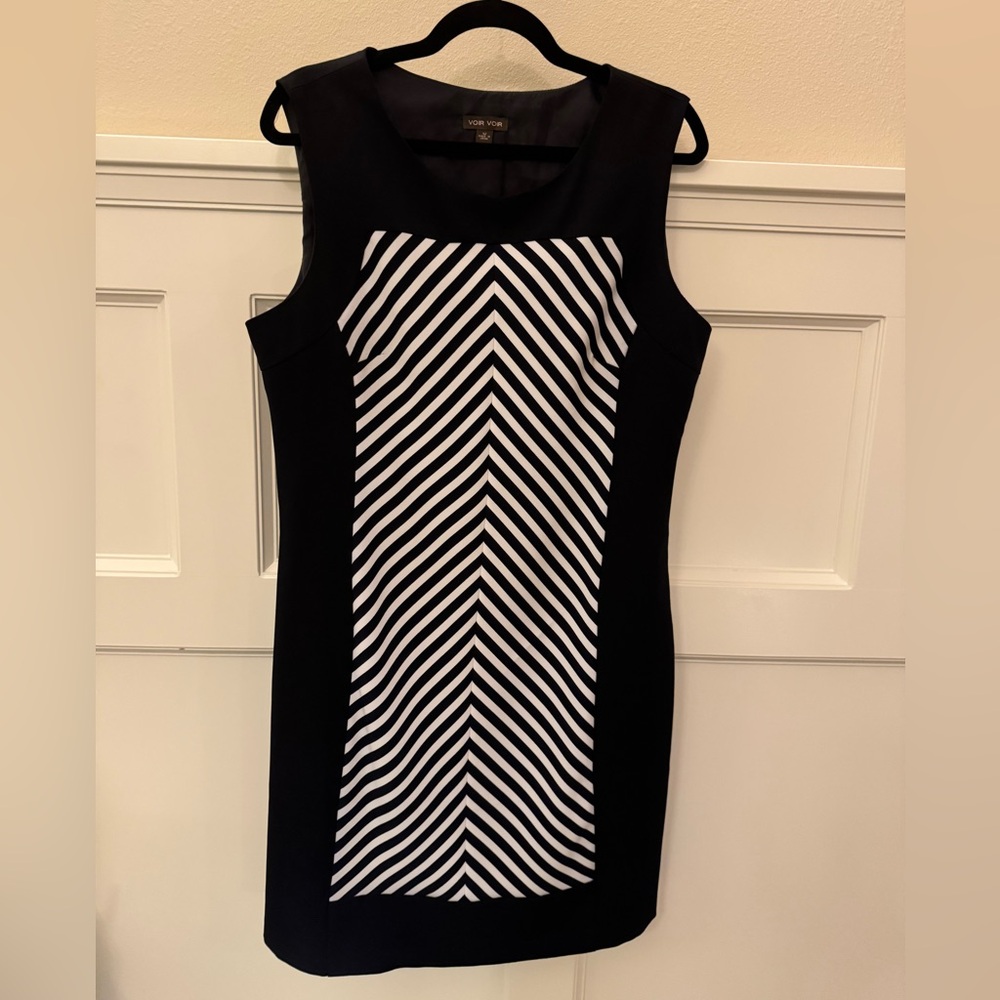 Sleeveless, navy blue and white, classy, and comfortable dress